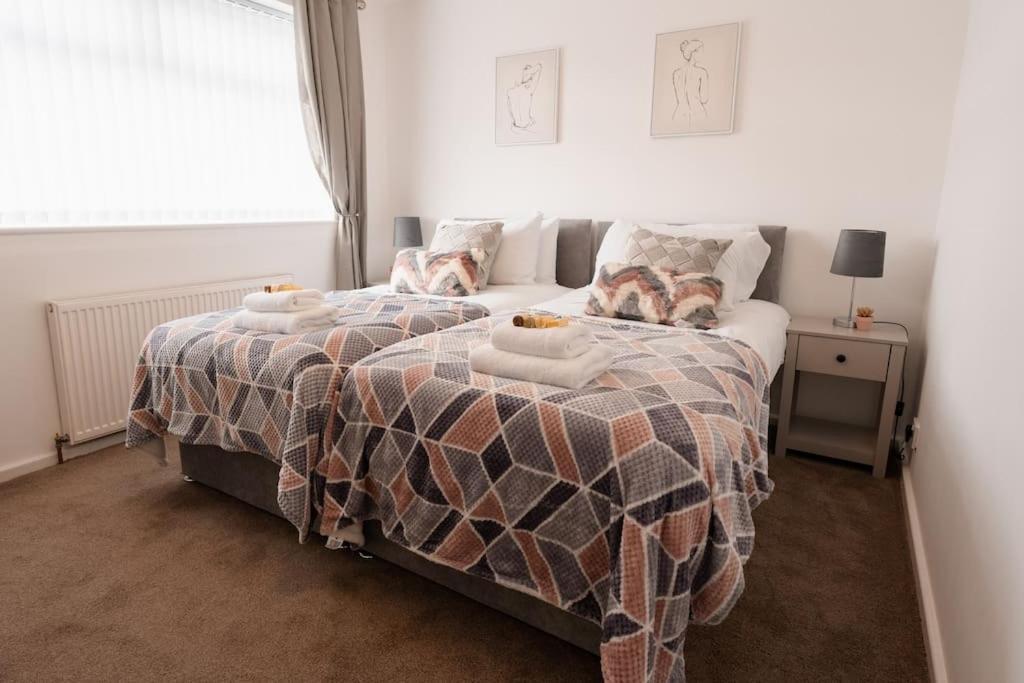 Prenton House, 3Br Close To Liverpool Birkenhead Luaran gambar